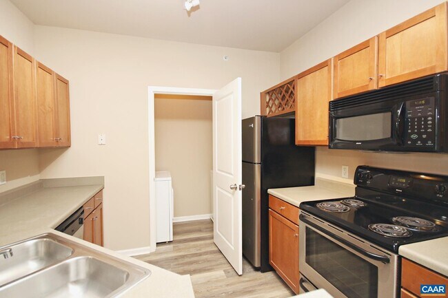 Building Photo - 745 Walker Square