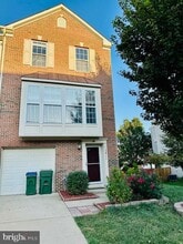 Building Photo - 15811 Bobolink Dr