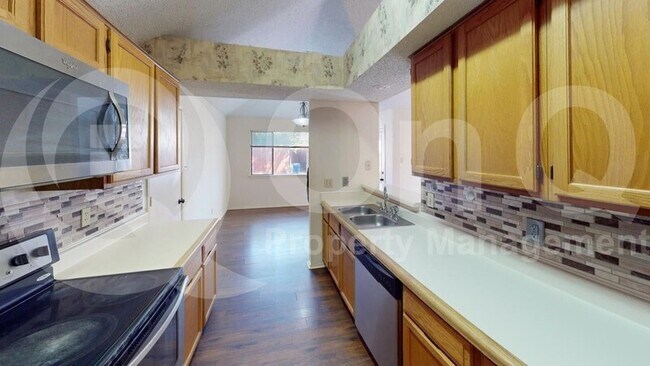 Foto del edificio - 564 Kirkland Dr
