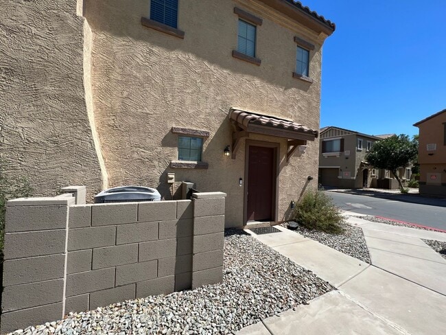 Photo - HALF OFF FIRST MONTHS RENT SPECIAL! House