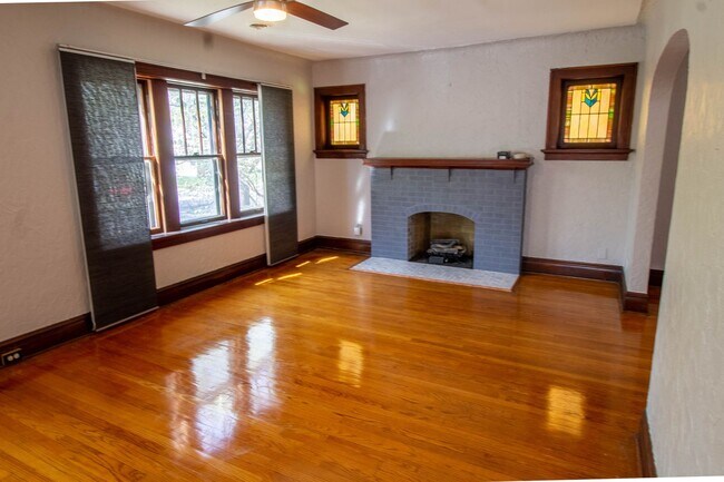 Building Photo - 7745 Delmar Blvd