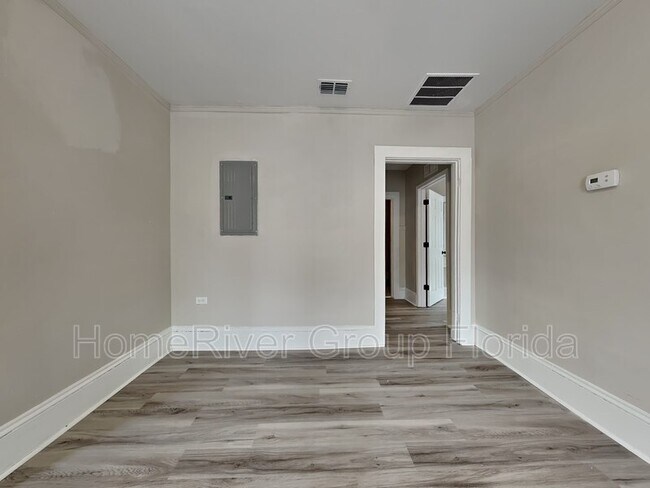 Foto del edificio - 245 W 24th St