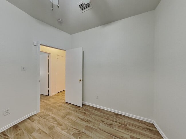 Building Photo - 6401 Downeast Dr