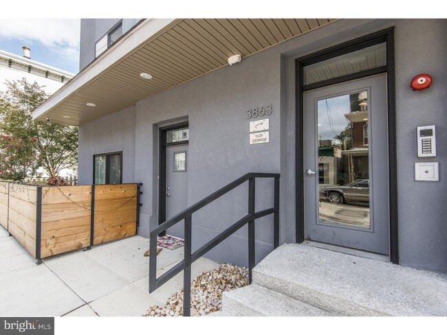 Foto del edificio - 3863 Terrace St