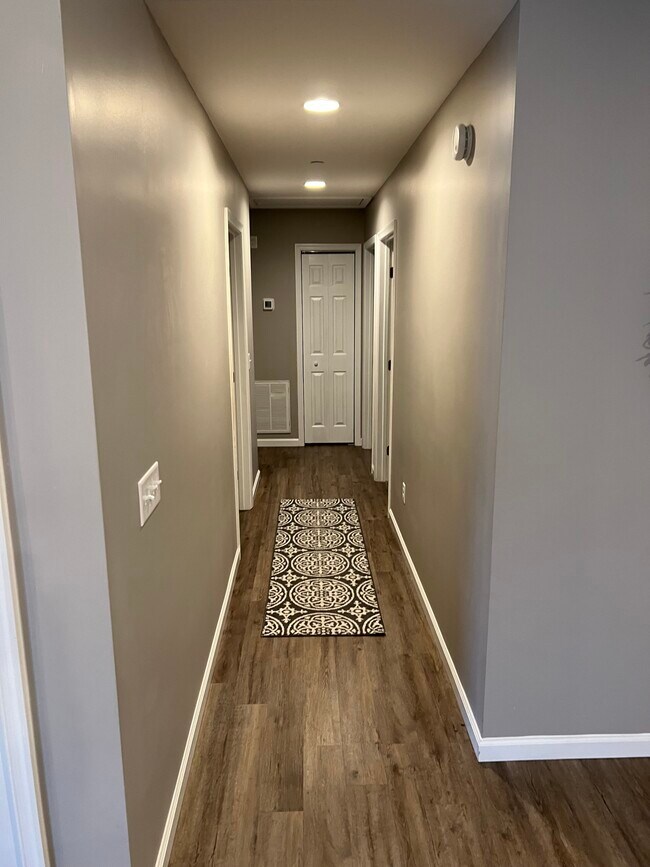 Building Photo - 1407 Cedar Run