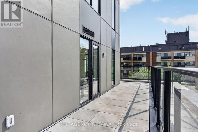 Building Photo - 56 Bayswater Ave
