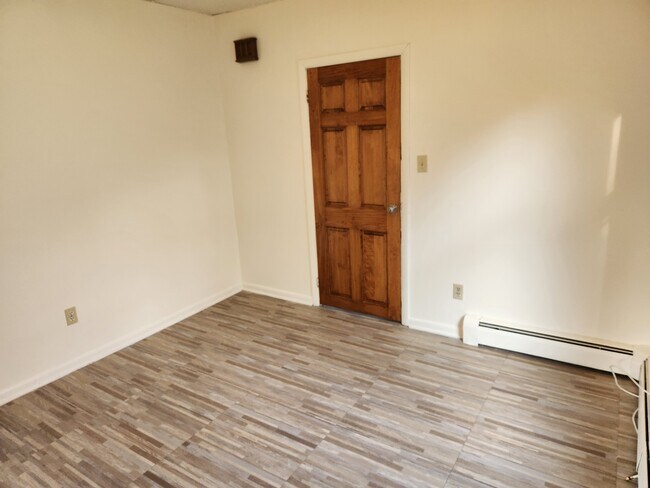 Entrada principal - 8 Orient Ave