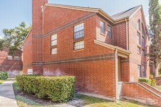 Building Photo - 7930 Roanoke Run