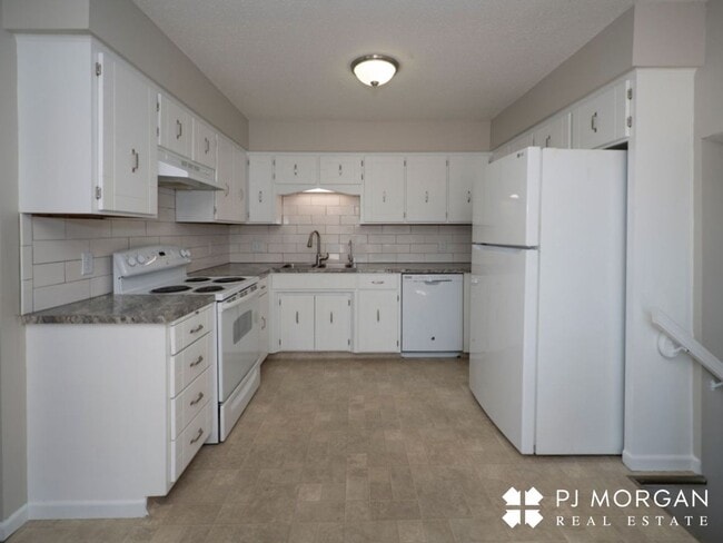 Building Photo - 2155 N 124th Ave Cir
