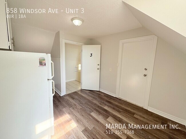 Photo du bâtiment - BACHELOR UNIT 1 BATH - ALL INCLUSIVE - DOW...
