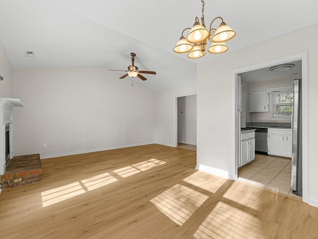 Building Photo - Plum Point Estates home!