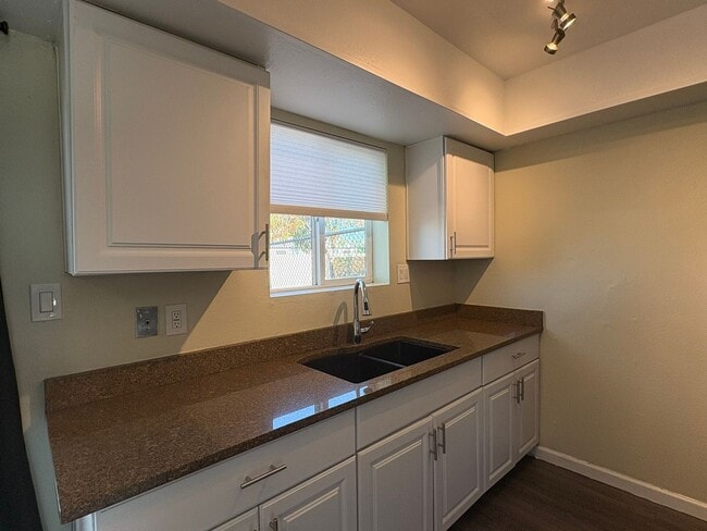 Building Photo - 808 N 95th Dr