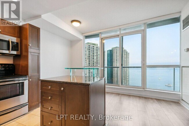 Photo du bâtiment - 208 Queens Quay W