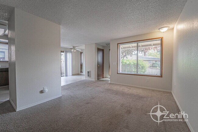 Foto del edificio - 3018 NE 78th Ave