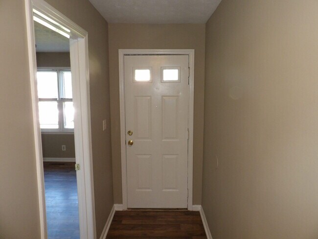 Foto del edificio - 75 Ashwood Ct