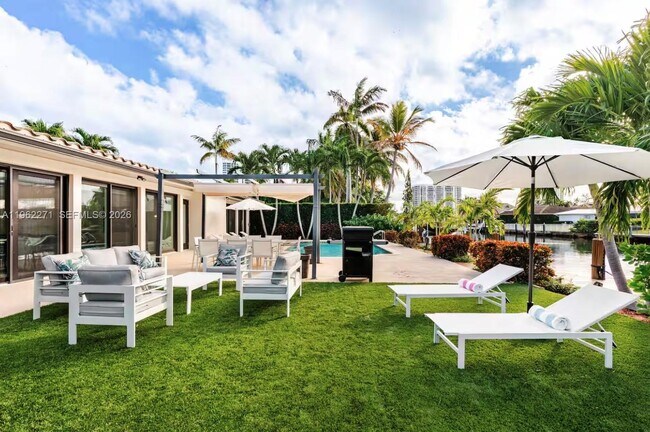 Foto del edificio - 636 Hibiscus Dr