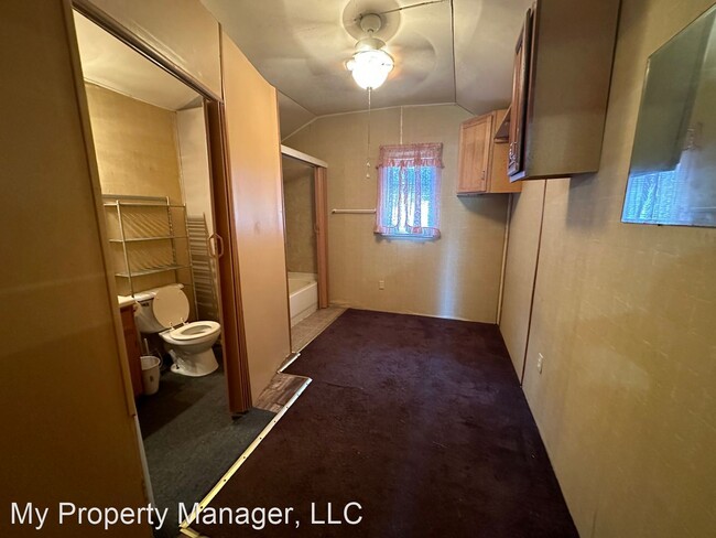 Building Photo - 2 br, 1 bath House - 459 E 71st Street