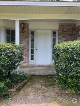 Building Photo - 49 Southmont Dr