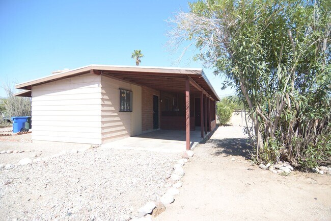 Foto del edificio - Charming 2 Bedroom 1 Bath Home! Central Tucson Location!