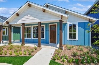 Building Photo - 514 Woodside Trl