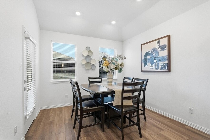 Building Photo - 1864 Everglades Dr