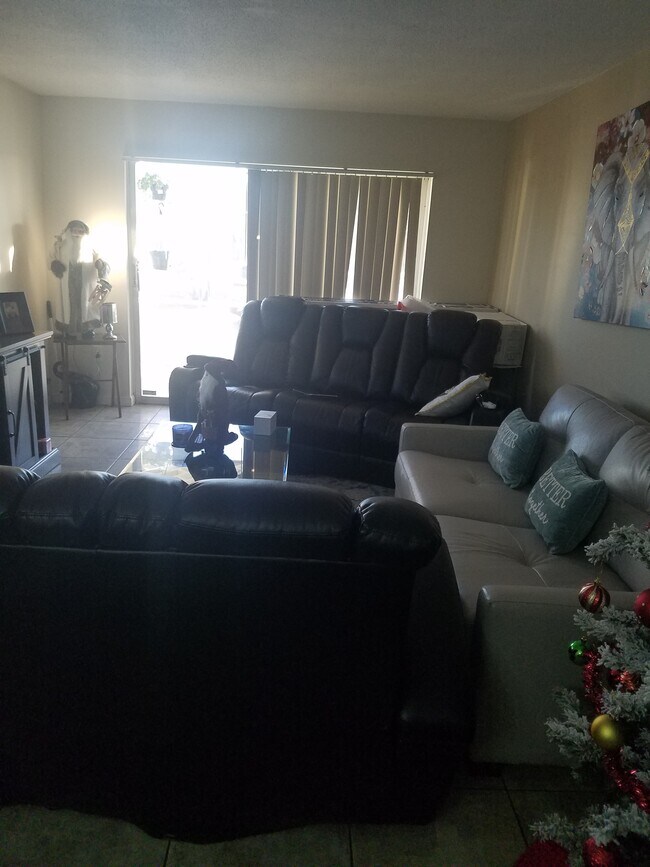 777 W Lancaster Rd Unit A14, Orlando, FL 32809 Apartments in Orlando