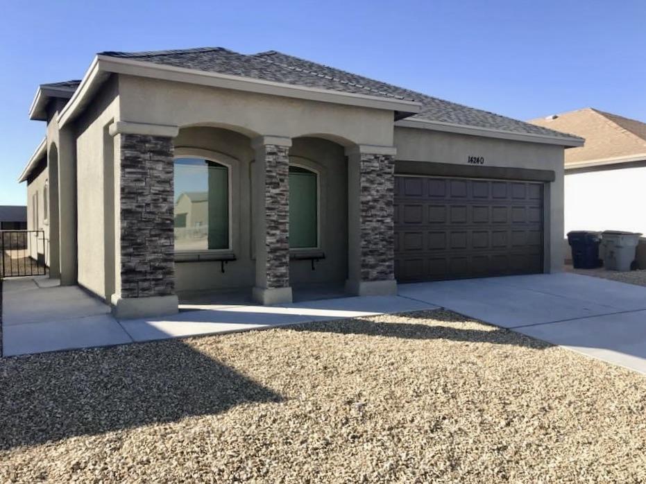 Foto principal - 14232 Charles Pollock Ave