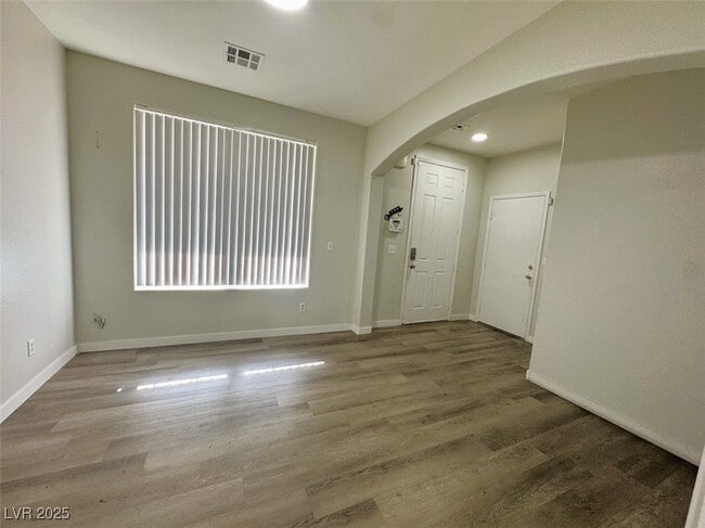 Building Photo - 2401 Living Rock Ave