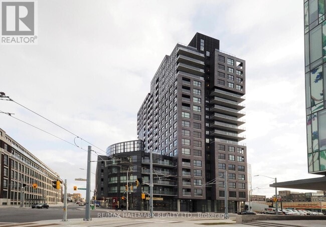 Photo du bâtiment - 1-711 Victoria St S
