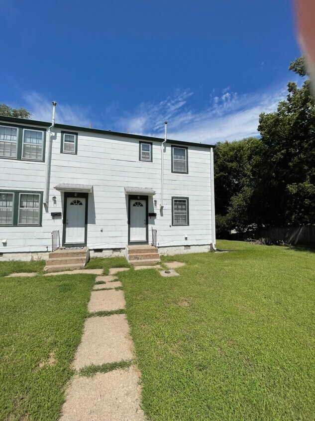 Primary Photo - 2 Riley Manor Cir