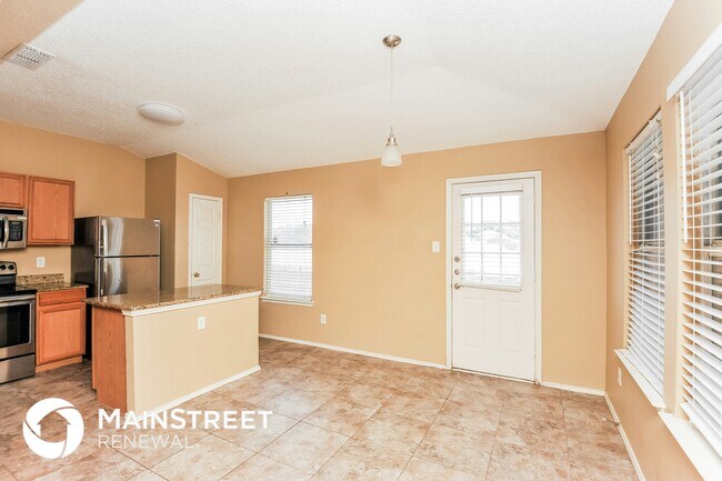 Foto del edificio - 7928 Hidden Brook Dr