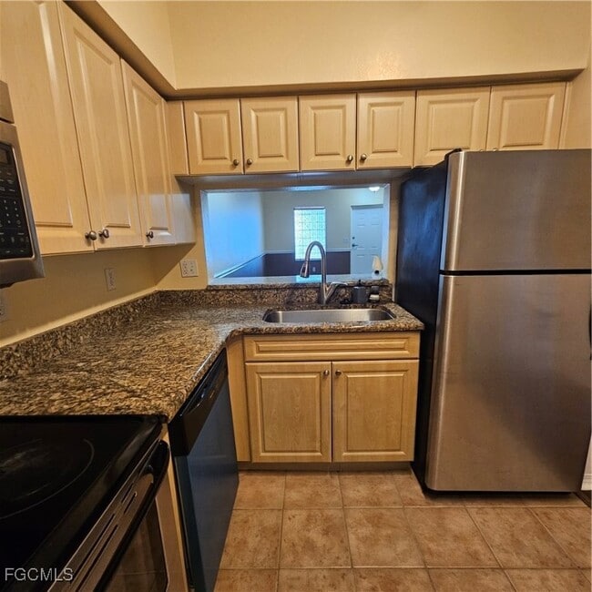 Foto del edificio - 8423 Bernwood Cove Loop