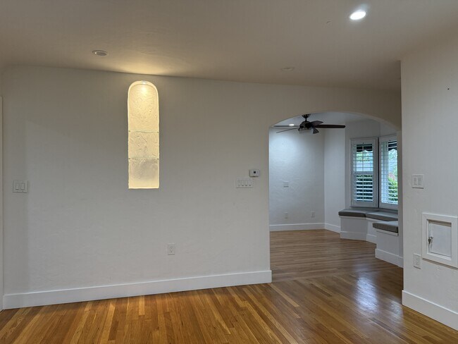 Foto del edificio - 558 Irving Ave