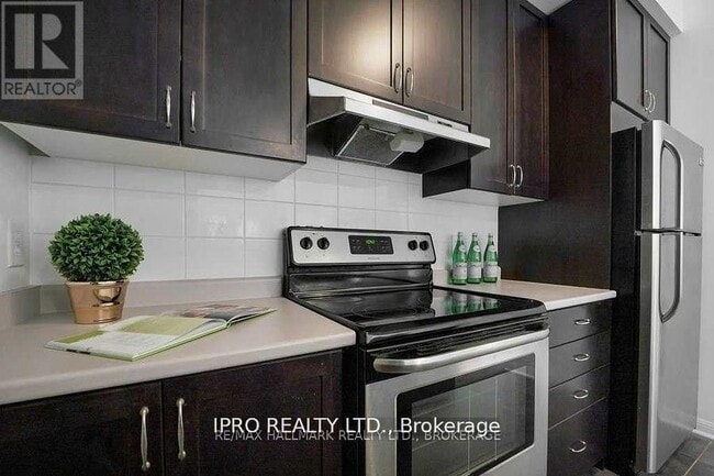 Building Photo - 2891-2891 Rio Ct