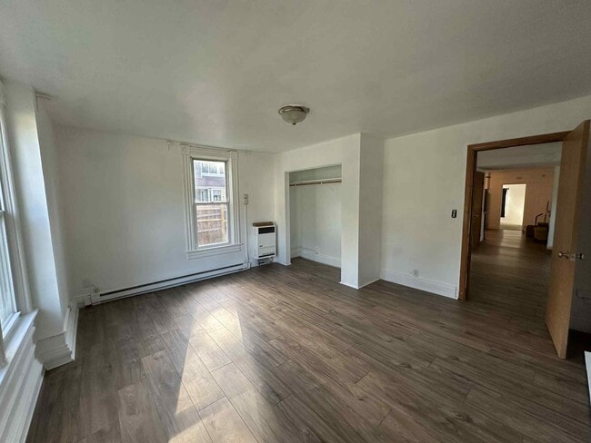 Building Photo - 545 Brainerd Ave