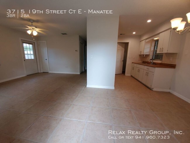 Foto del edificio - 3715 19th St Ct E