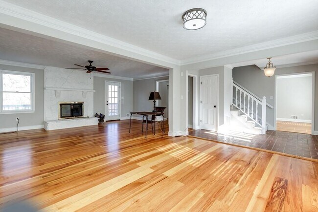 Building Photo - 4843 McPherson Dr NE