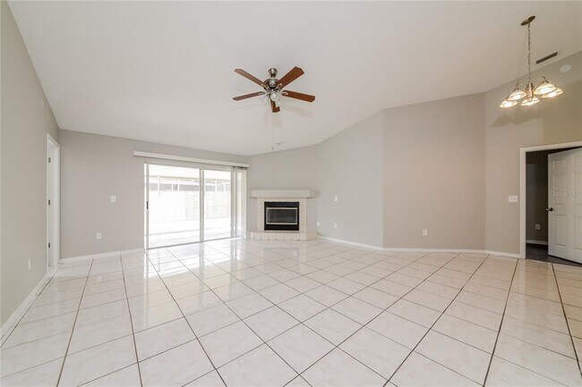 Foto del edificio - 1216 Grassy Meadow Pl