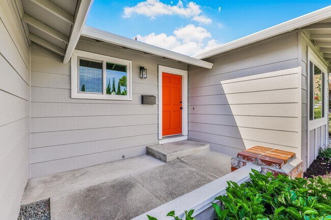 Building Photo - 3591 Rowley Dr