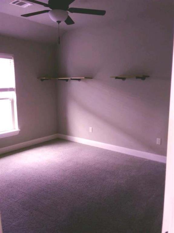 Foto del edificio - 237 Jacinth Ln