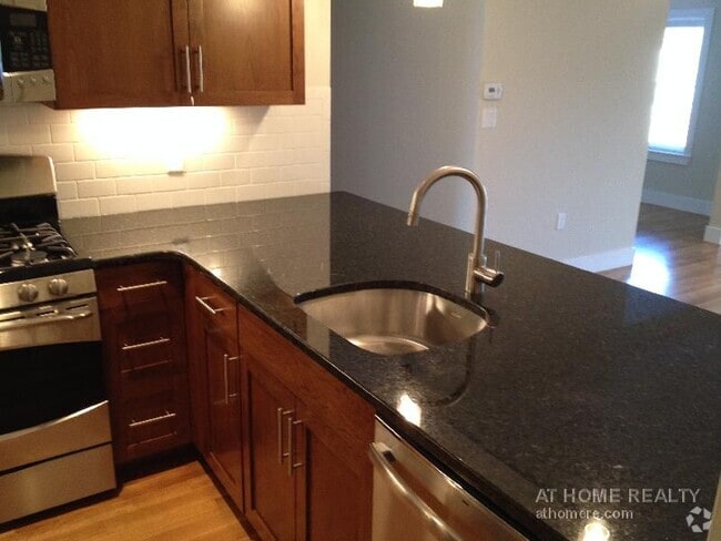 Building Photo - 321 Hammond Pond Pky