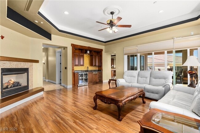 Building Photo - 9145 Tesoras Dr