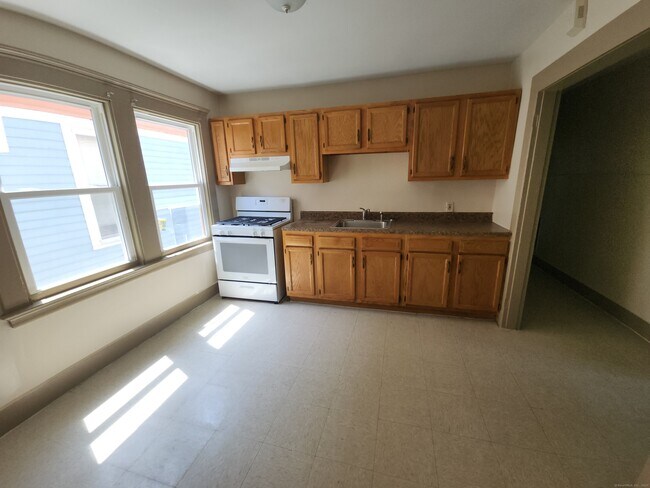 Building Photo - 64 Ellsworth Ave