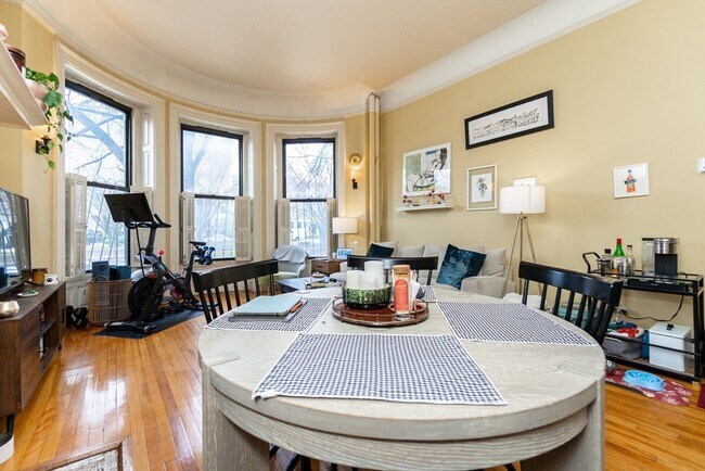 Foto del edificio - 465 Commonwealth Ave