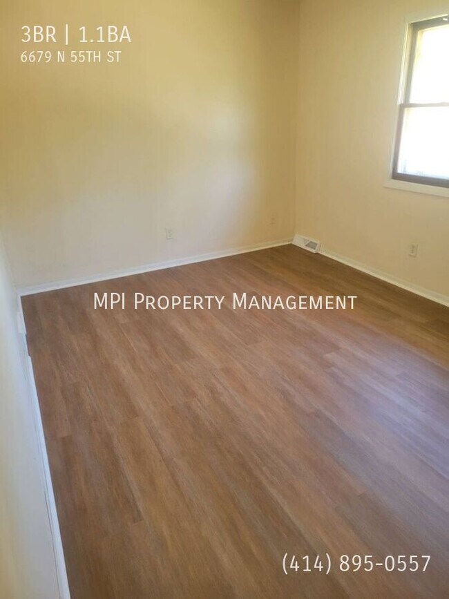 Foto del edificio - 6679 N 55th St