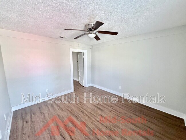 Foto del edificio - 2263 Hunter Ave