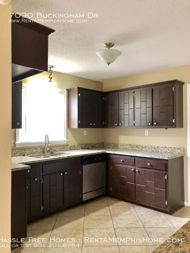 Building Photo - 4 bedroom in Germantown TN 38138