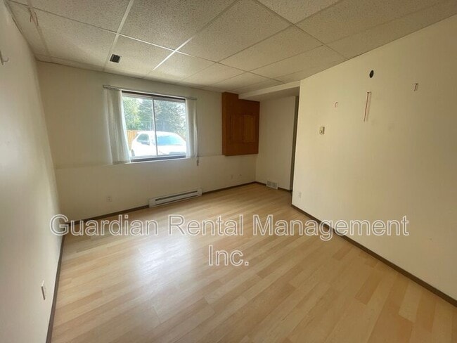 Photo du bâtiment - 460 Dewe Ave