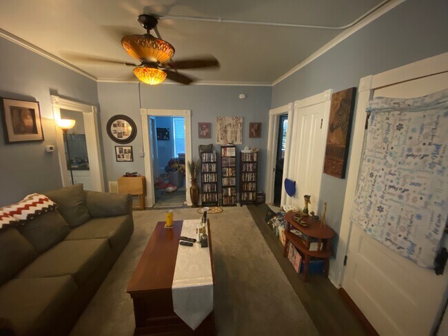 Aéreo - 401 Laurel St W