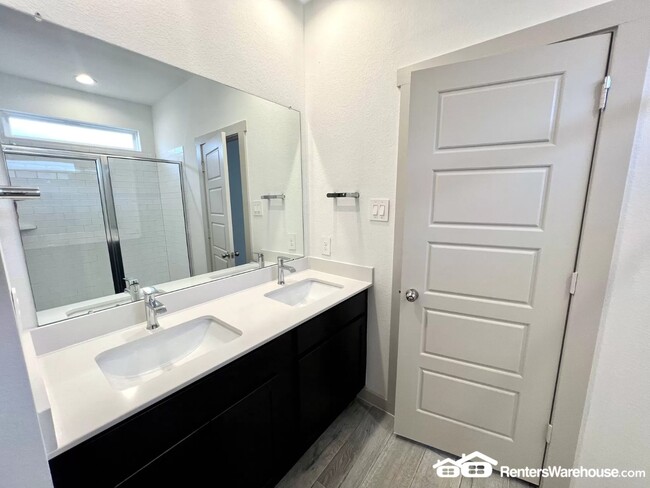 Building Photo - 3028 Gunnersbury Dr